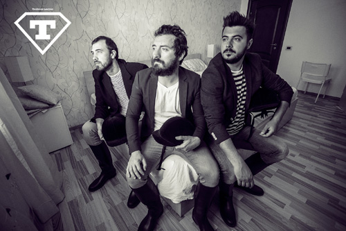Toulouse Lautrec lanseaza un nou single. Formatia incheie turneul “Dejun pe iarba”